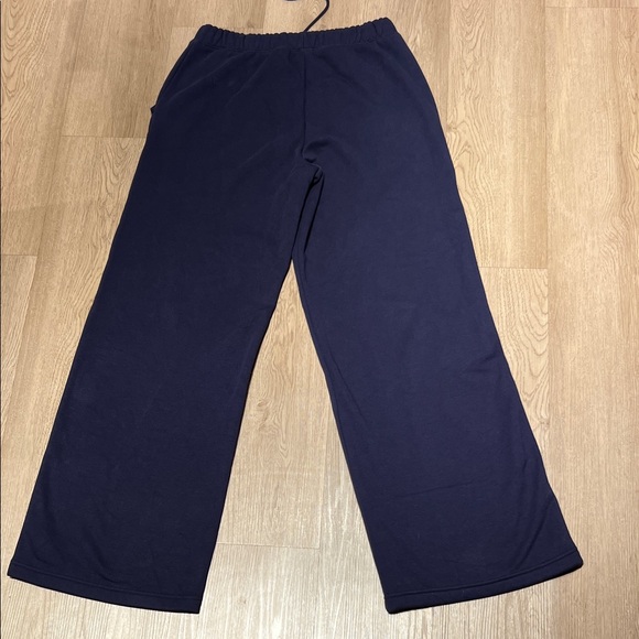 Fabletics Navy Drawstring Wide-Leg High Rise Sweat Pants - Picture 3 of 3